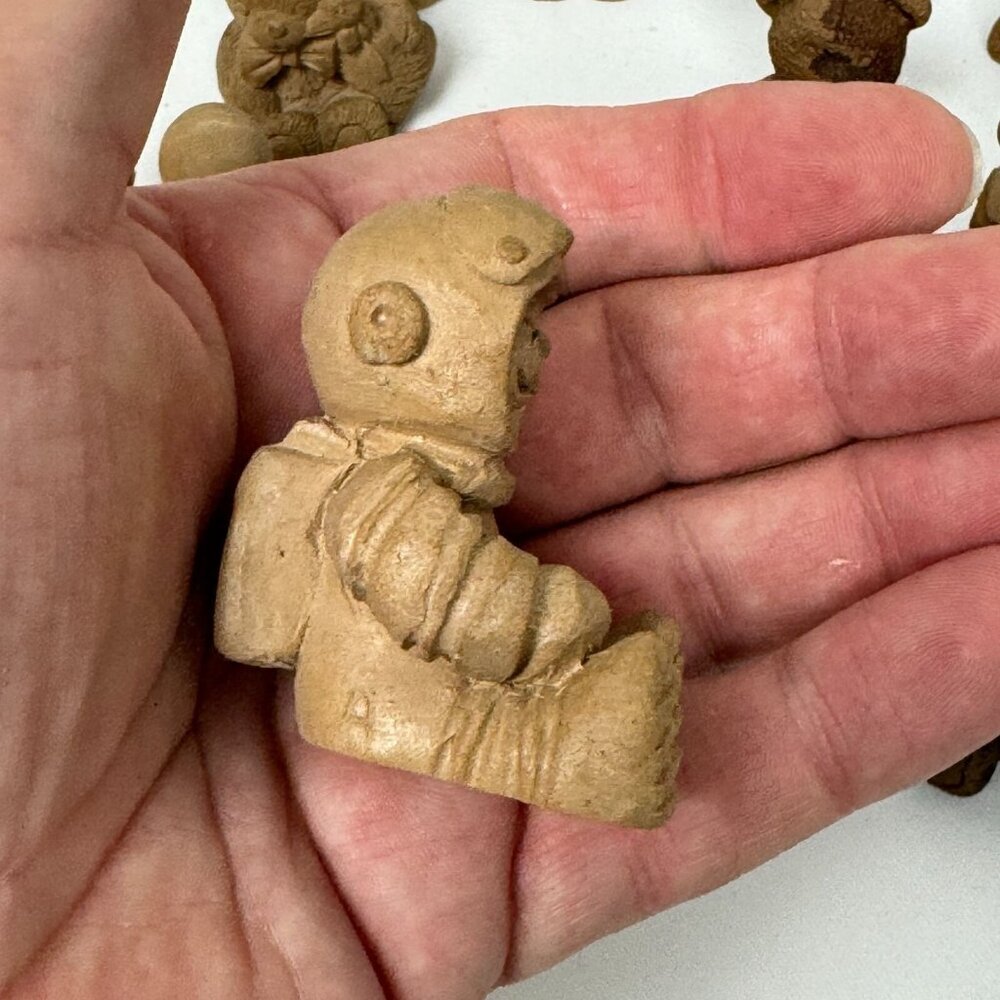 Lot of 25 Mini Resin Teddy Bear Figurines Detailed Ready to Paint Crafts - Picture 13 of 16